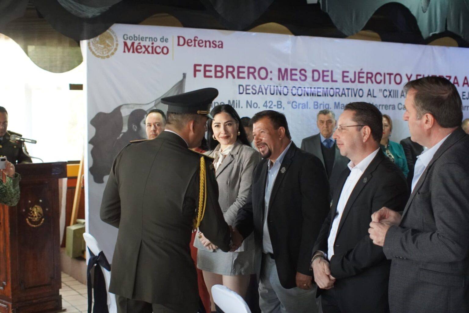 Asiste Fito Gardea, a la conmemoración del 113 Aniversario del Ejército Mexicano en el 76 B.I. de Parral