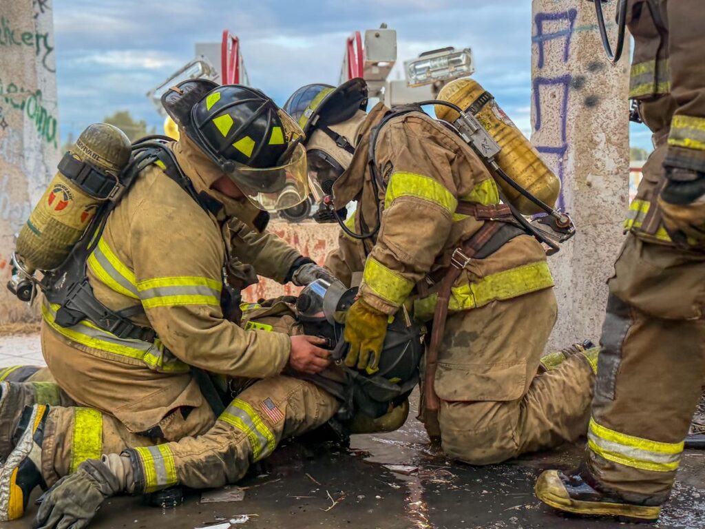 Se capacitan bomberos de Delicias y la región para fortalecer su labor