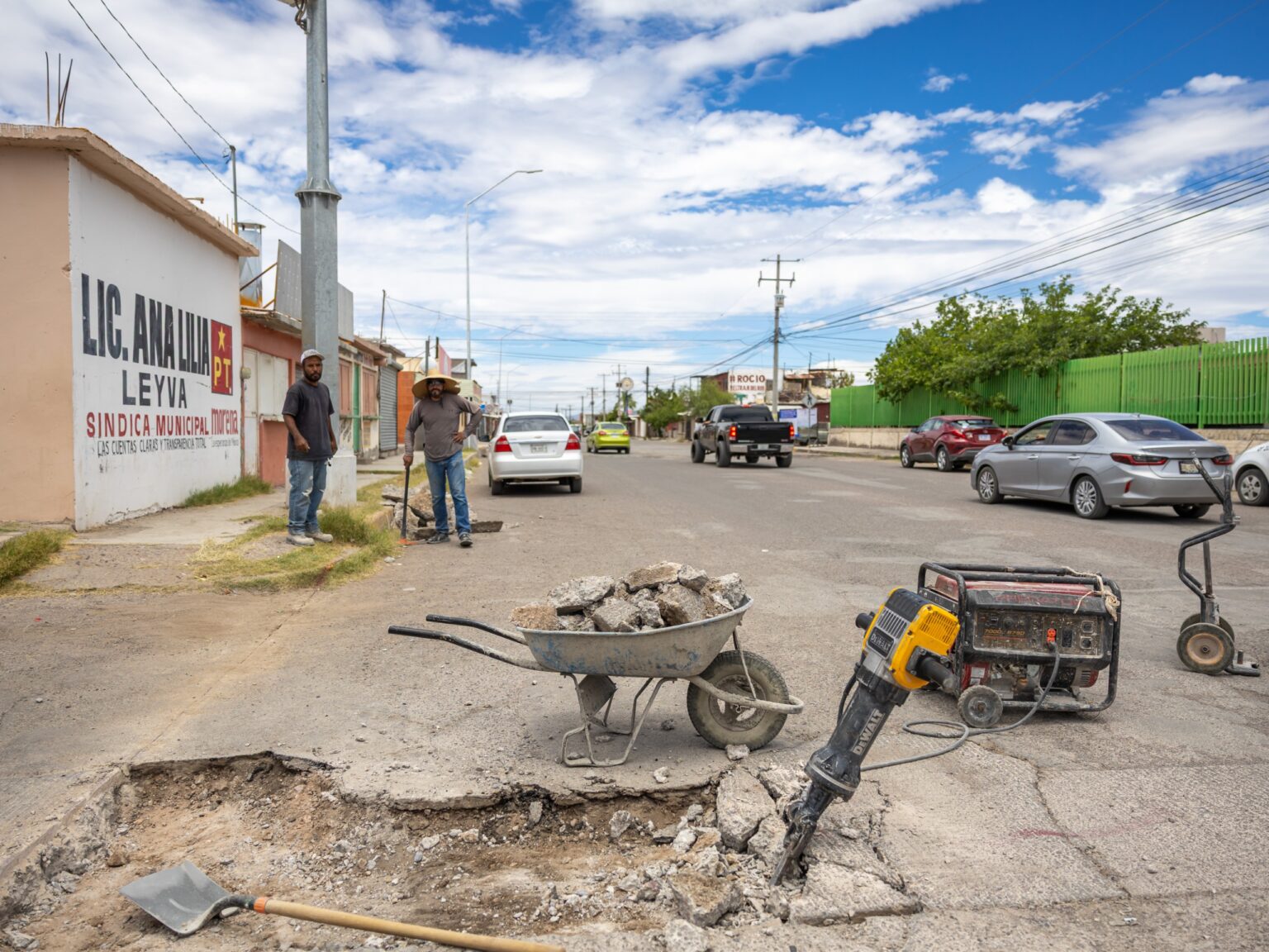 Anuncia Valenciano inicio de pavimentación en la avenida Octava Sur de Delicias