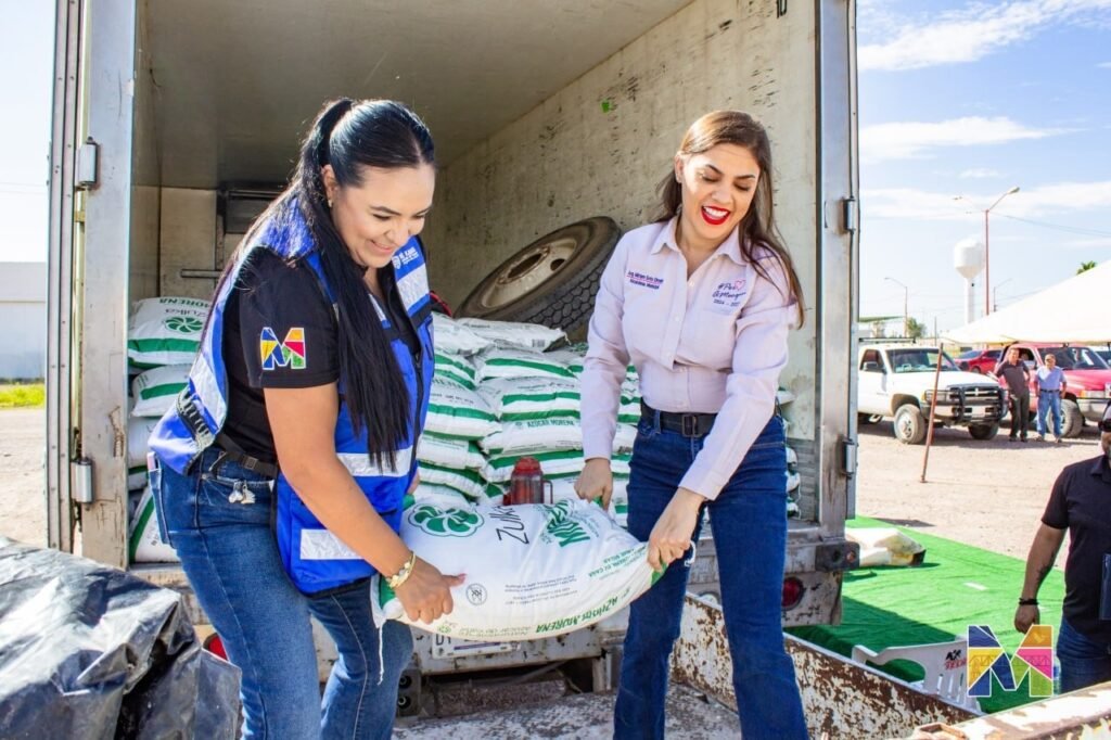 Entregan en Meoqui más de 15 toneladas de azúcar a apicultores de la región