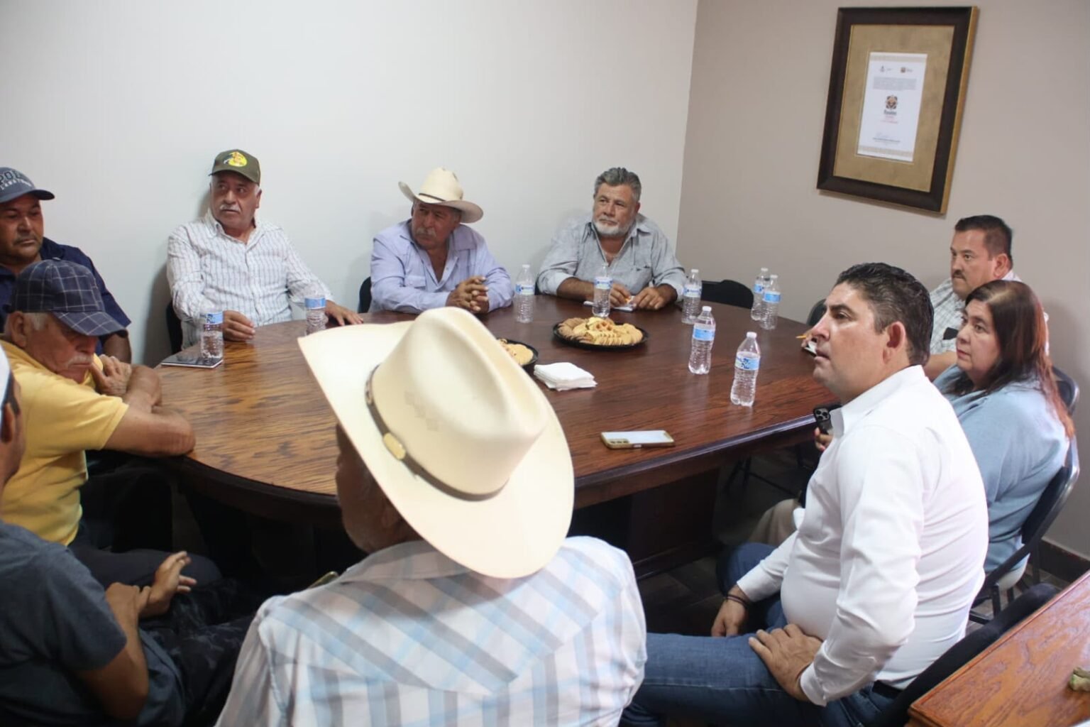 Coordinan acciones para prevenir y controlar el Gusano Barrenador en Rosales