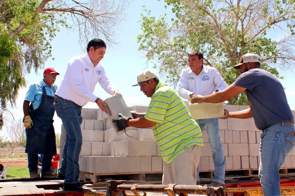 Entregan material para mejoramiento de vivienda con créditos de COESVI