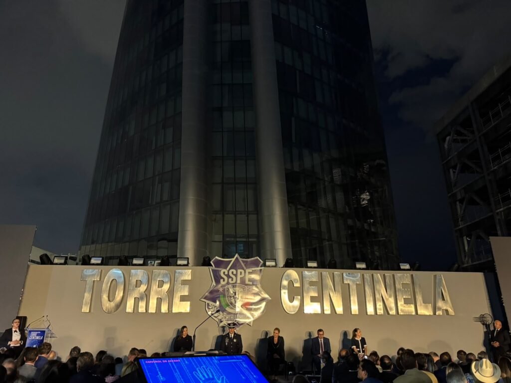 Consolida Gobernadora Maru Campos y Gilberto Loya capacidades de seguridad con puesta en operación de Torre Centinela en Juárez