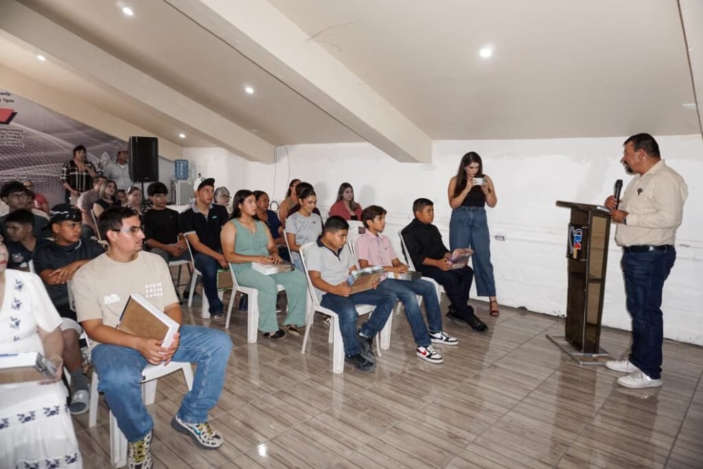 Encabeza Fito Gardea entrega de apoyos a la excelencia deportiva Saucillense.
