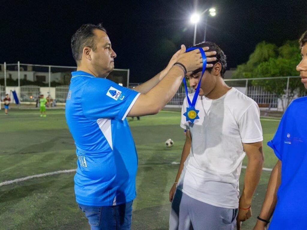 Consolida Jesús Valenciano modelo de justicia cívica para transformar la vida de jóvenes