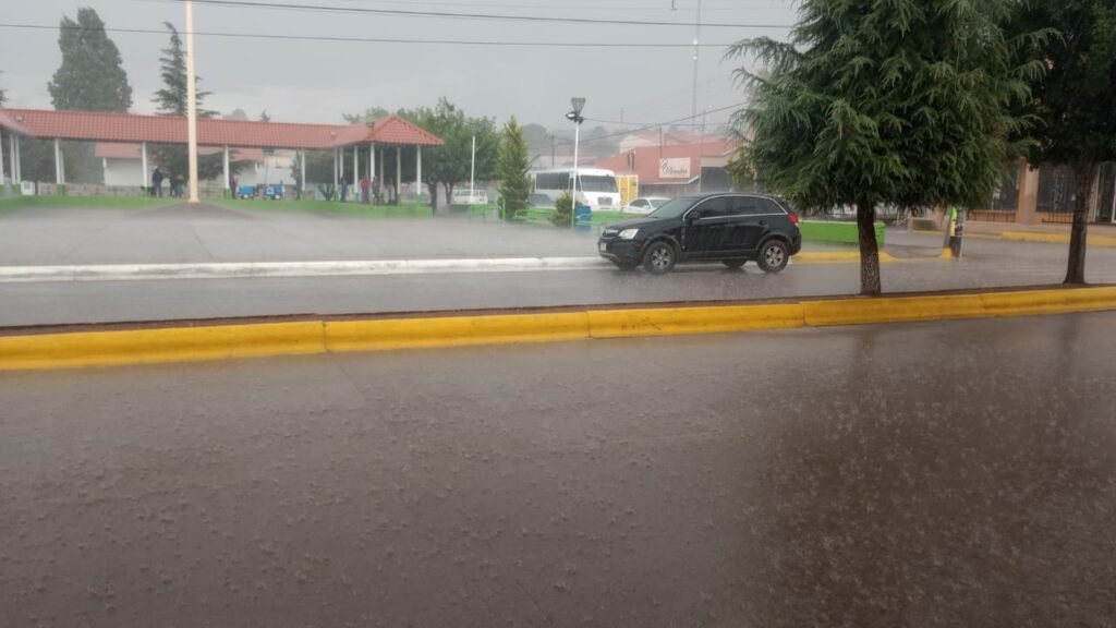 Prevé Protección Civil ambiente caluroso y lluvias con actividad eléctrica en Chihuahua para este inicio de semana