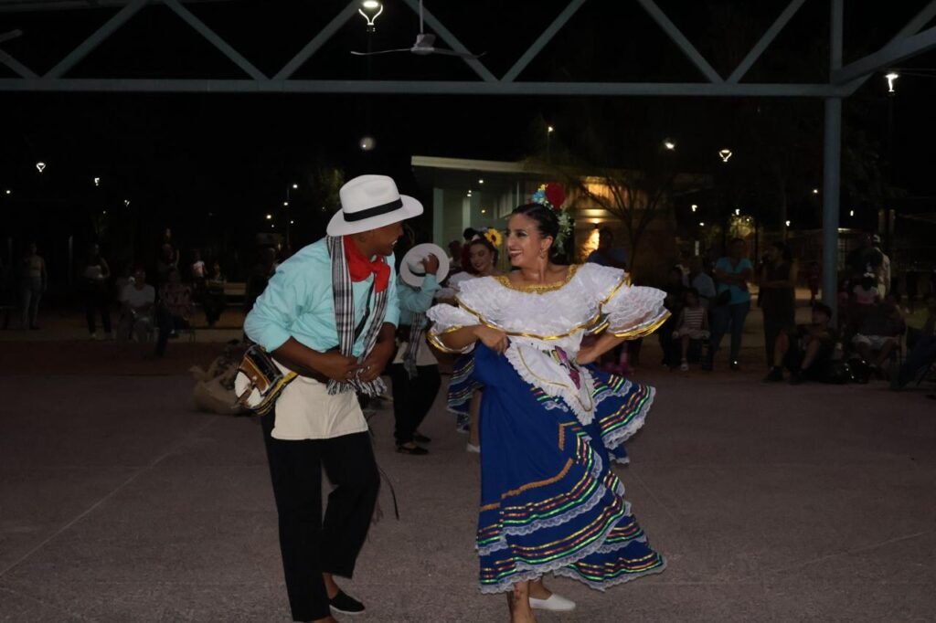 Cautiva danza folclórica de Colombia en Parque Vida; hoy estará en Plaza de la República