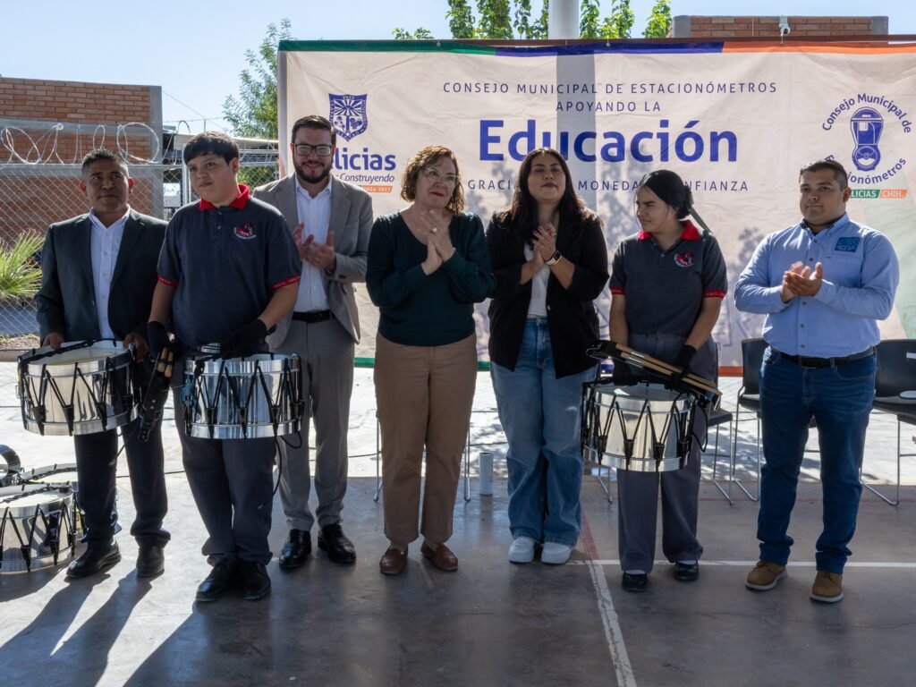 Fortalece Gobierno Municipal banda de guerra de la Secundaria 3076 de Cumbres del Deporte