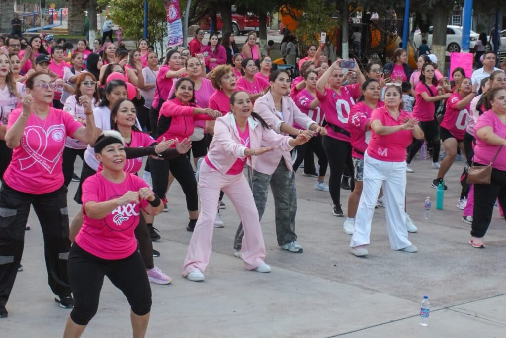 Encabeza Alma Limas Zumbatón Rosa en Delicias; llama a fortalecer la prevención del cáncer de mama